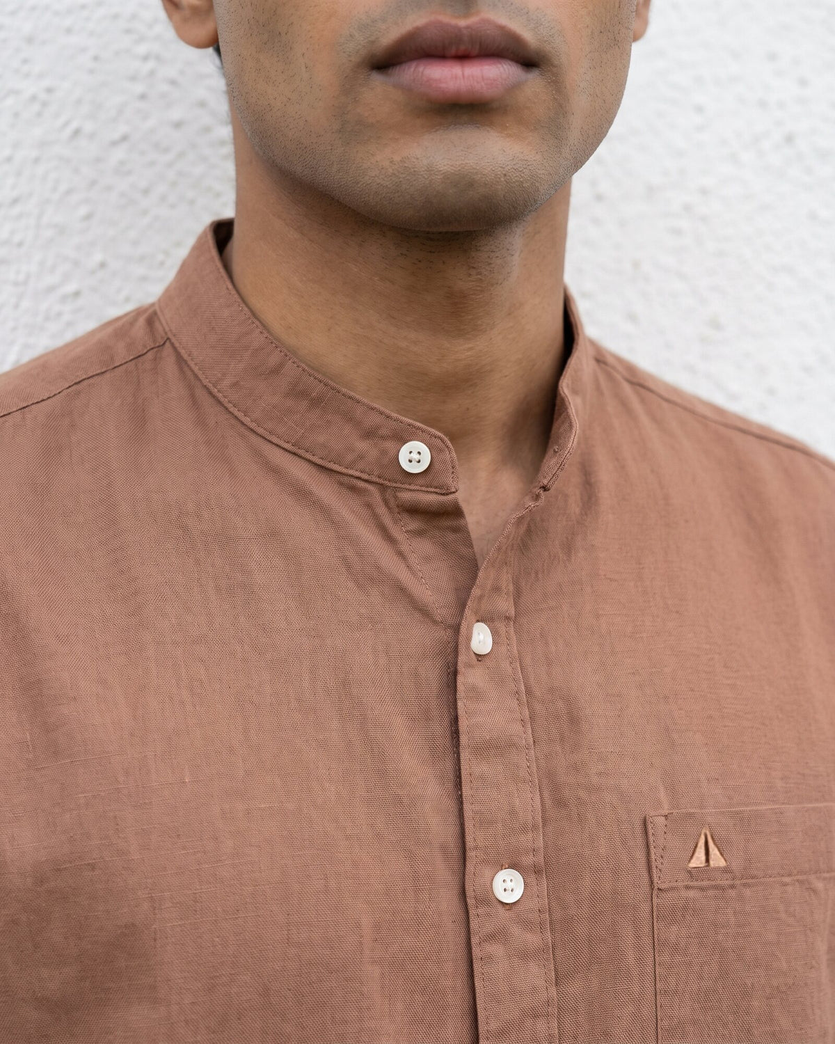 Heritage Linen Chinese Collar Short Sleeve Shirt – Warm Tobacco (2 of 4)