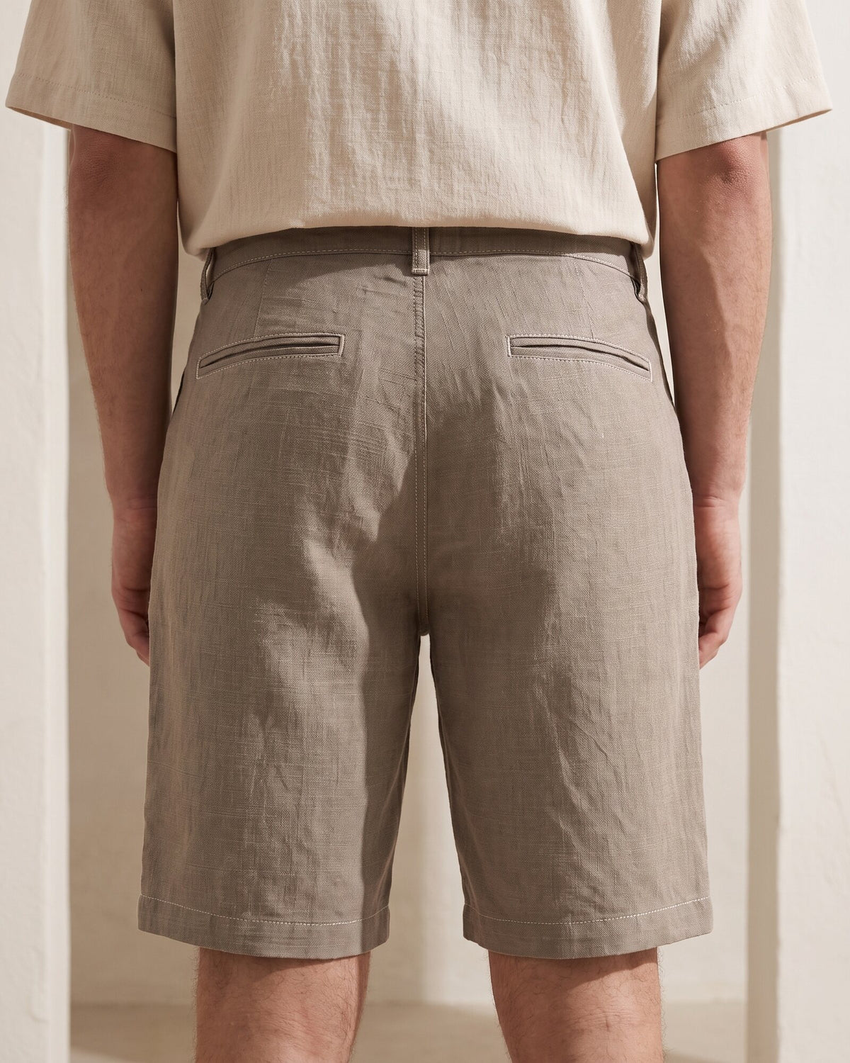 Signature Cotton Short – Desert Khaki (3 of 4)